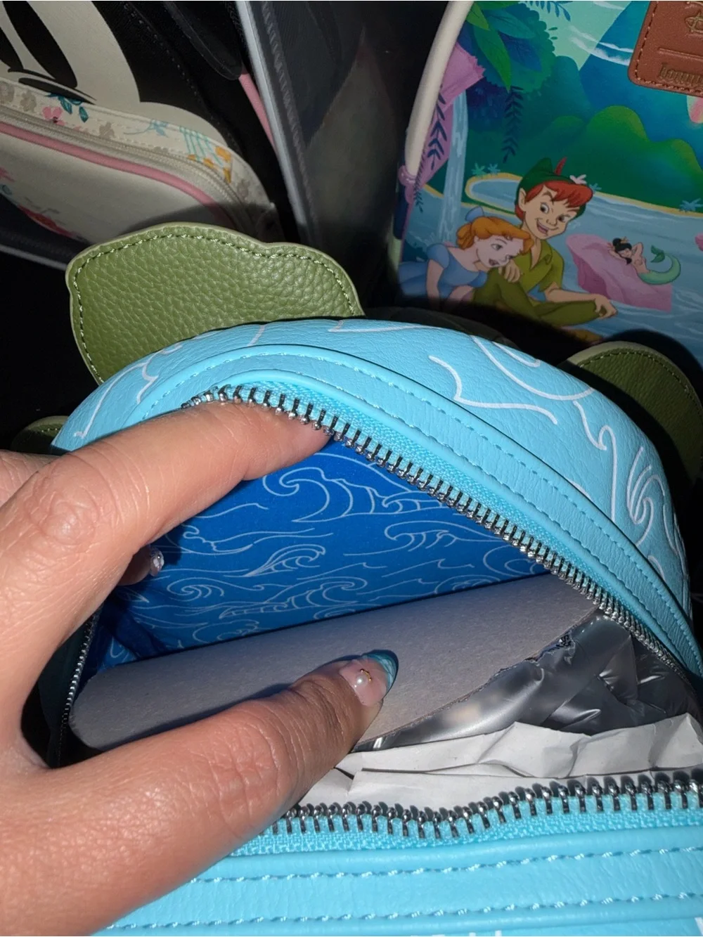 NWT Sea World Exclusive Loungefly Sea Tuttle